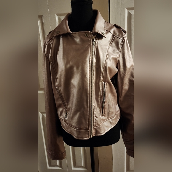Rose Gold faux Leather Jacket. - Picture 4 of 7